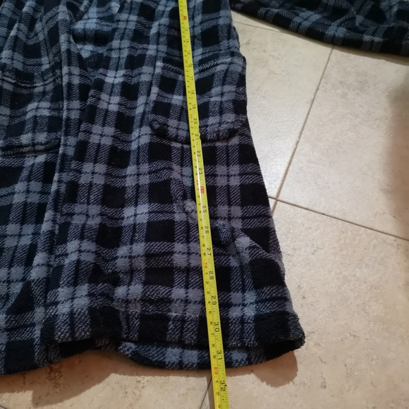 3/$30  Kids Robe! Fuzzy & Soft With Pockets! - Picture 7 of 11